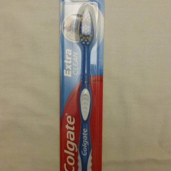 Adult Colgate Extra Clean toothbrush; size: Medium; New-Last ONE - Picture 2 of 9